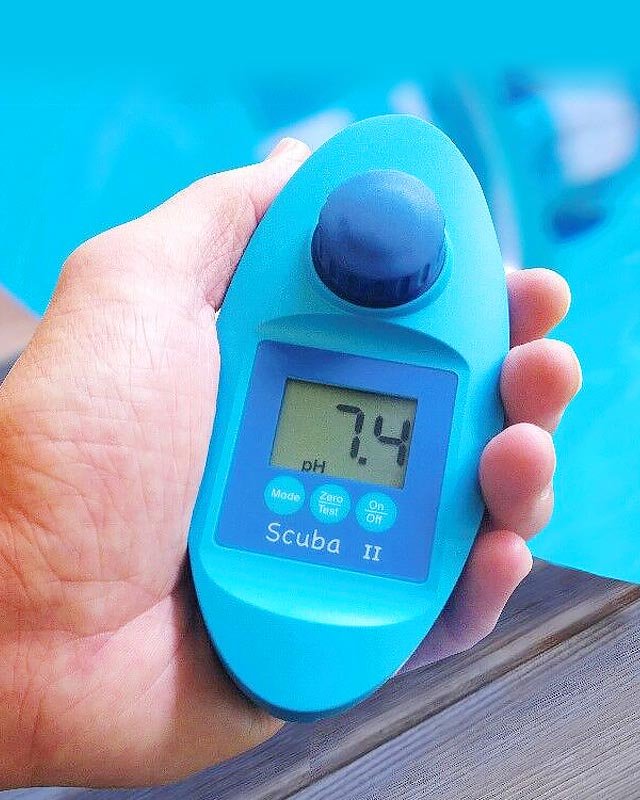 Scuba3s  Smart pool control with the  electronic pool tester